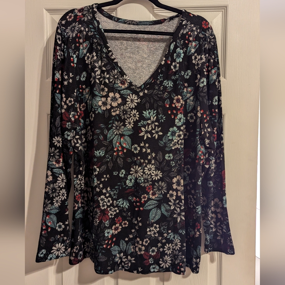 Lane Bryant Floral V Neck Top size 18/20